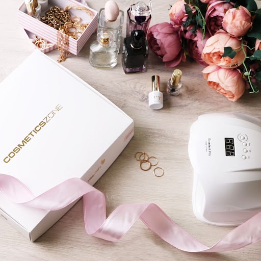 Lampa LED do manicure'u hybrydowego